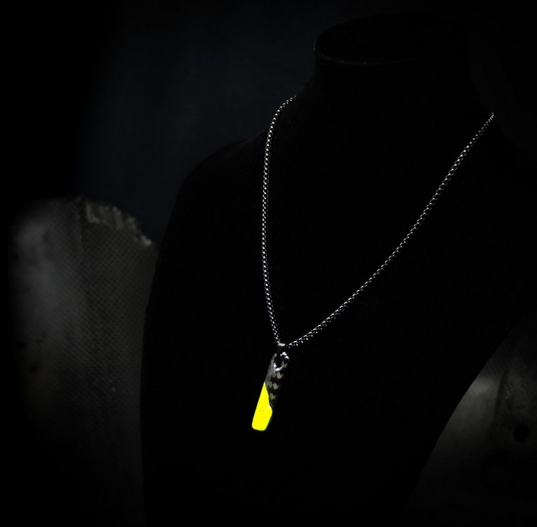 Pendentif Carbone WRT BMW M4 GT3